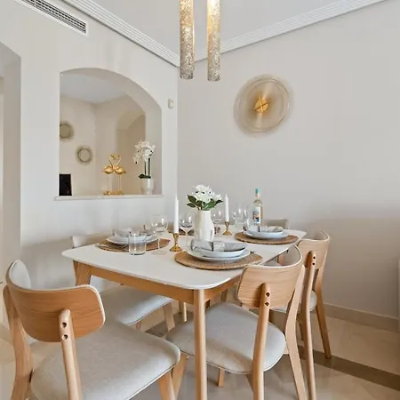 Ground Floor With Garden In The Arqueros Development *