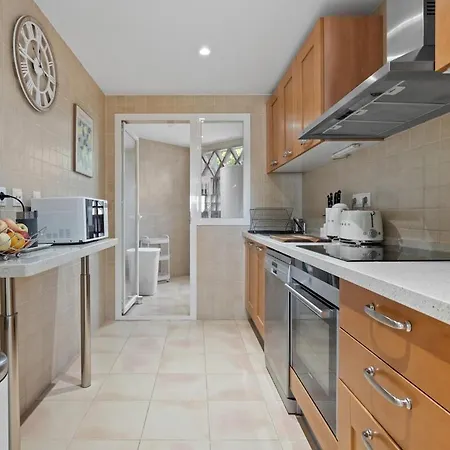 Ground Floor With Garden In The Arqueros Development Apartament