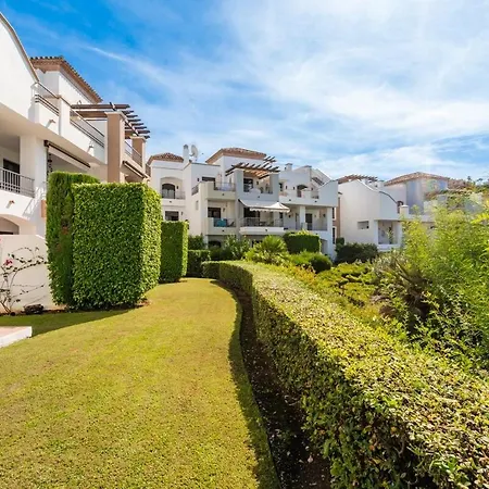 Ground Floor With Garden In The Arqueros Development * Benahavís