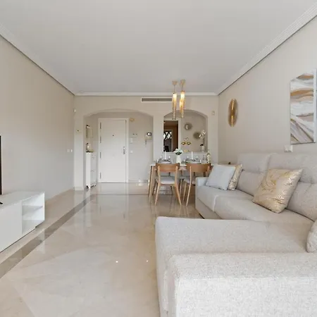Ground Floor With Garden In The Arqueros Development Apartament Benahavís