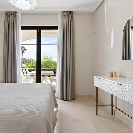 Ground Floor With Garden In The Arqueros Development Apartament