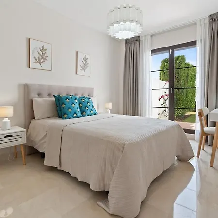 Apartament Ground Floor With Garden In The Arqueros Development Benahavís